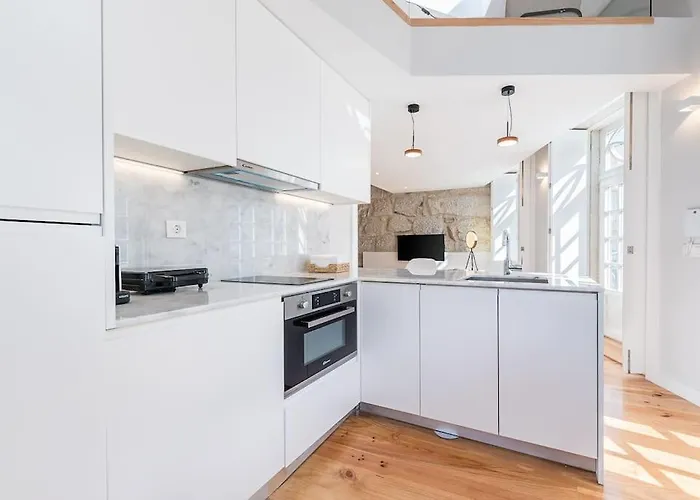 Cedofeita Balcony With Free Parking 아파트