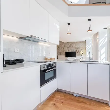 Cedofeita Balcony With Free Parking Apartment