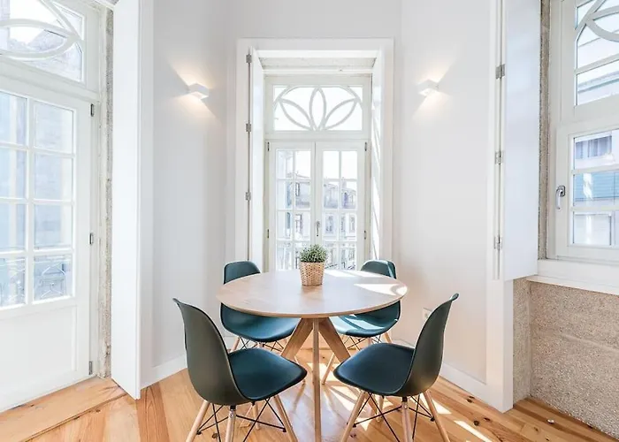 Cedofeita Balcony With Free Parking