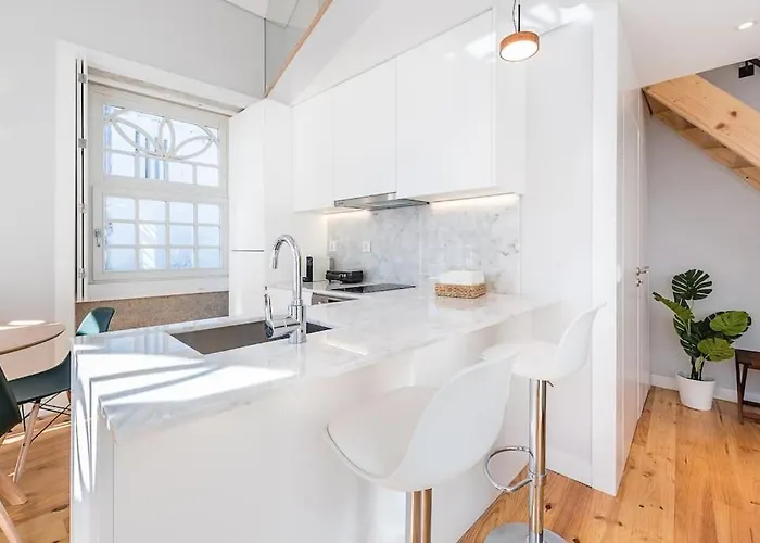 Cedofeita Balcony With Free Parking *