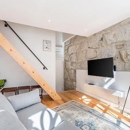 Cedofeita Balcony With Free Parking *