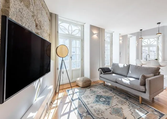 Cedofeita Balcony With Free Parking